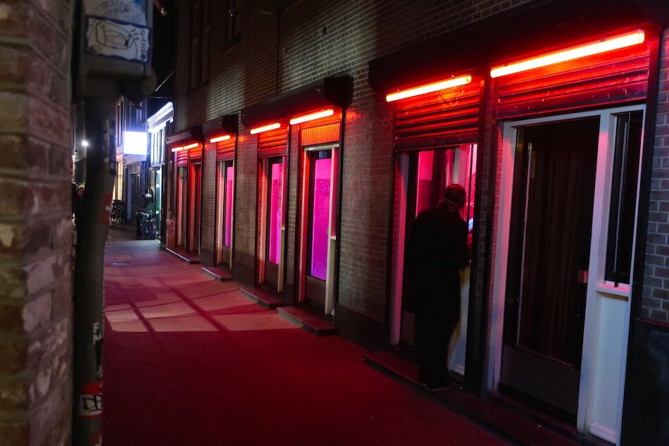 20 Amsterdam Red Light District pictures
