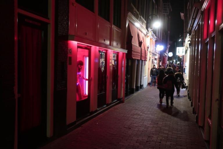 20 Astonishing Amsterdam Red Light District Pictures