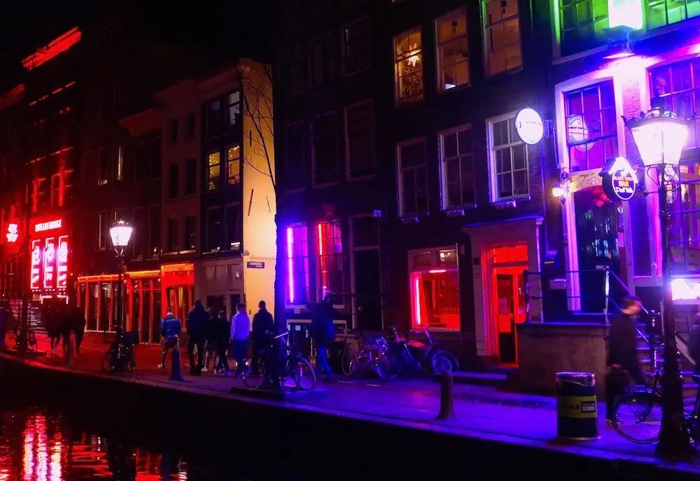 Amsterdam looking to ban red light district windows and ask customers to  book a different way