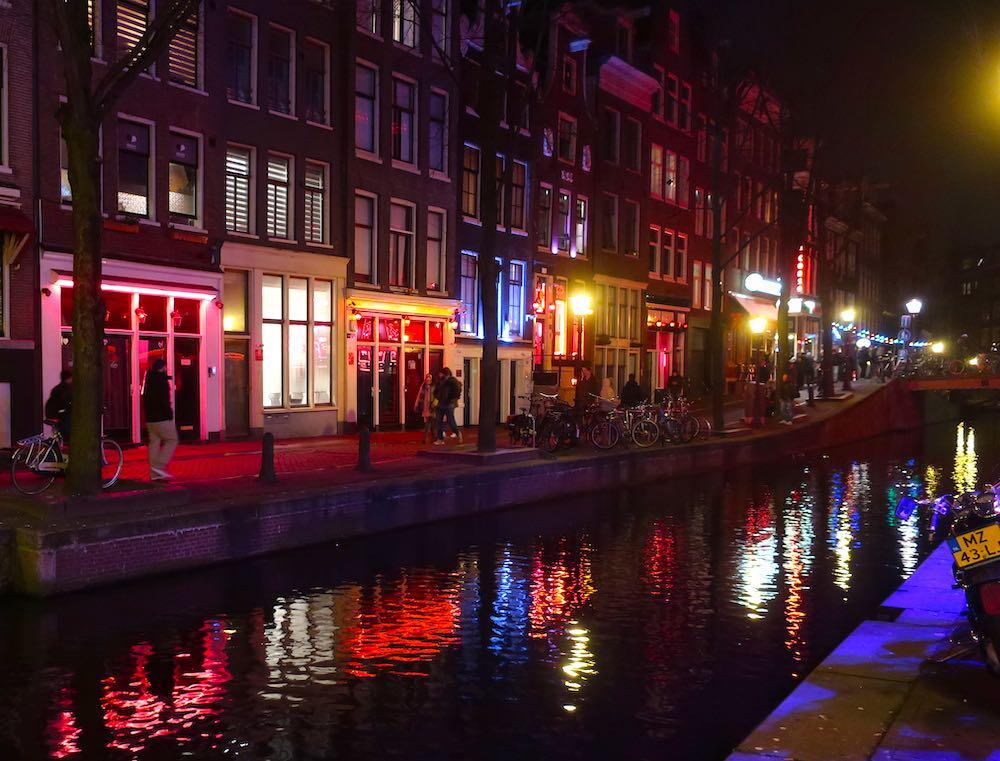 10 Reasons To Do An Amsterdam Red Light District Tour