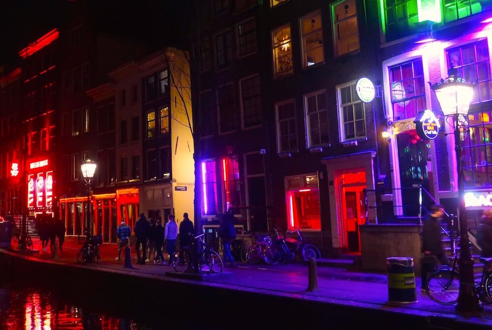 travel amsterdam red light district