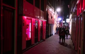 10 Reasons To Do An Amsterdam Red Light District Tour