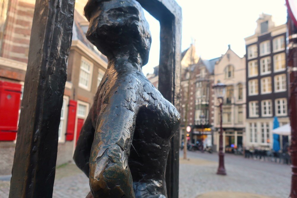amsterdam statues