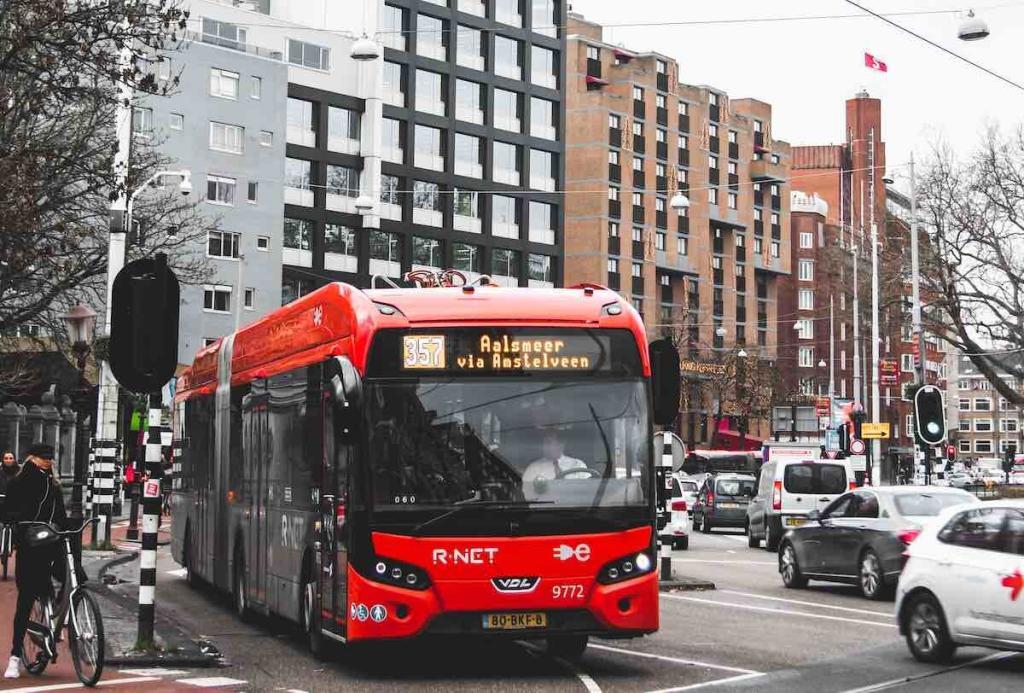 Amsterdam Bus Vondelpark 1024x693 